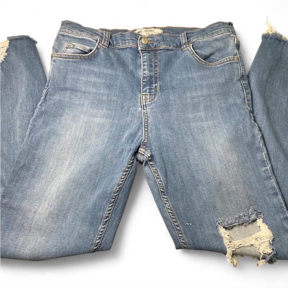 Free People Light Blue Distressed Skinny Jeans W30